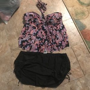 Sz 2x bathing suit set. Skirt and halter top